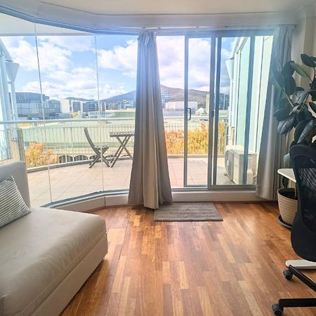 Dana-Central Apartment With Mount Ainslie Views Canberra Esterno foto