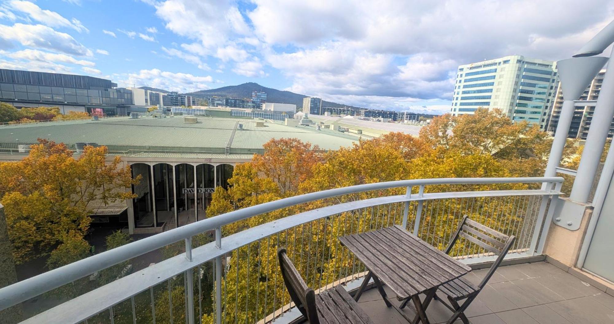 Dana-Central Apartment With Mount Ainslie Views Canberra Esterno foto